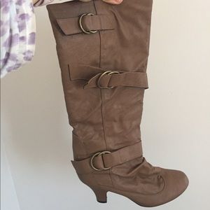 Boots with heel
